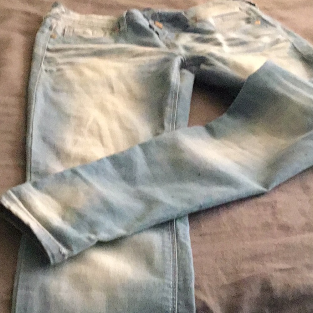 Light Blue Jeans - Picture 3 of 4